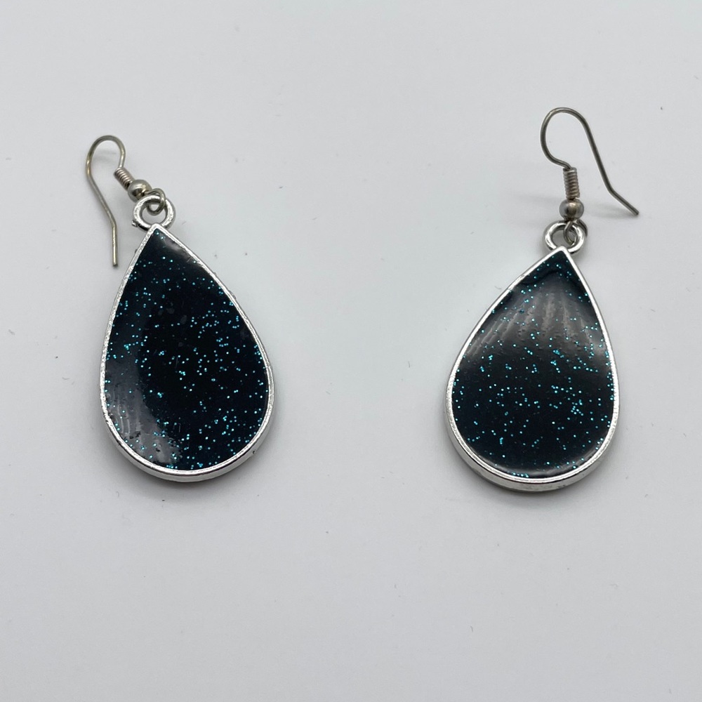 ⭐️ Blue Glitter Teardrop Earrings